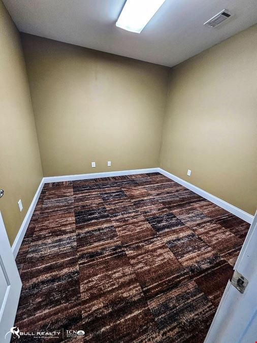 Holly Springs Office Suites | ±1,300 SF