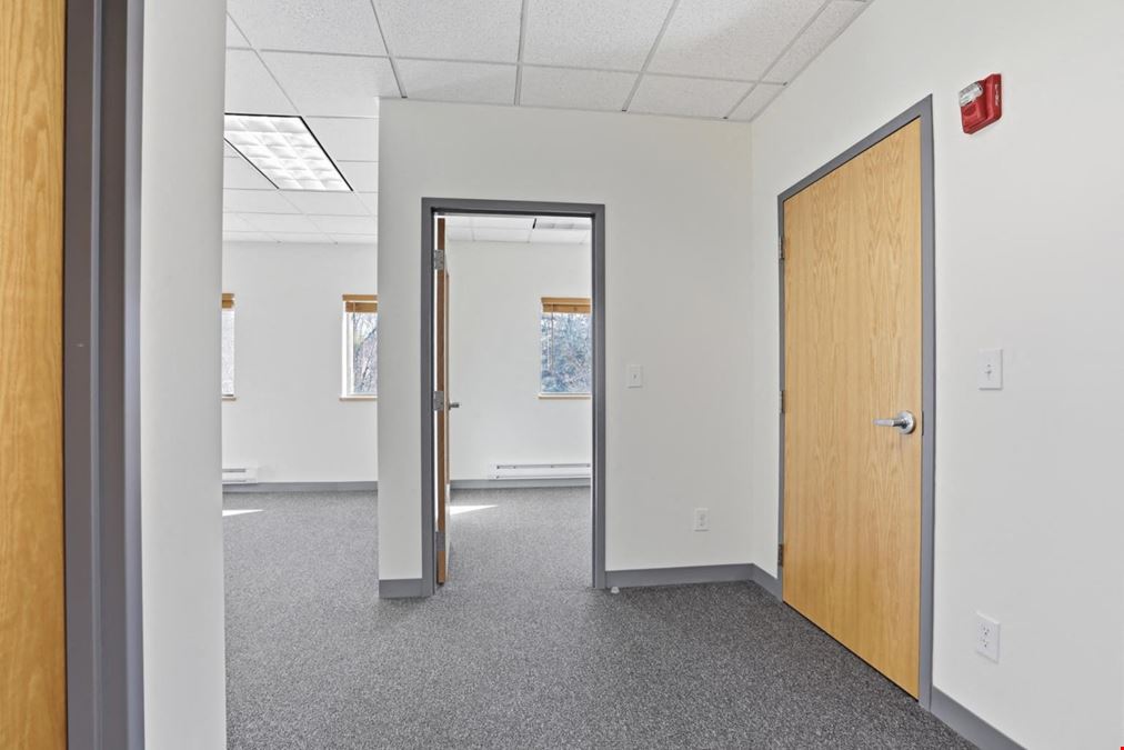 3,700sf Professional Office Suite for Lease in Rowley, MA