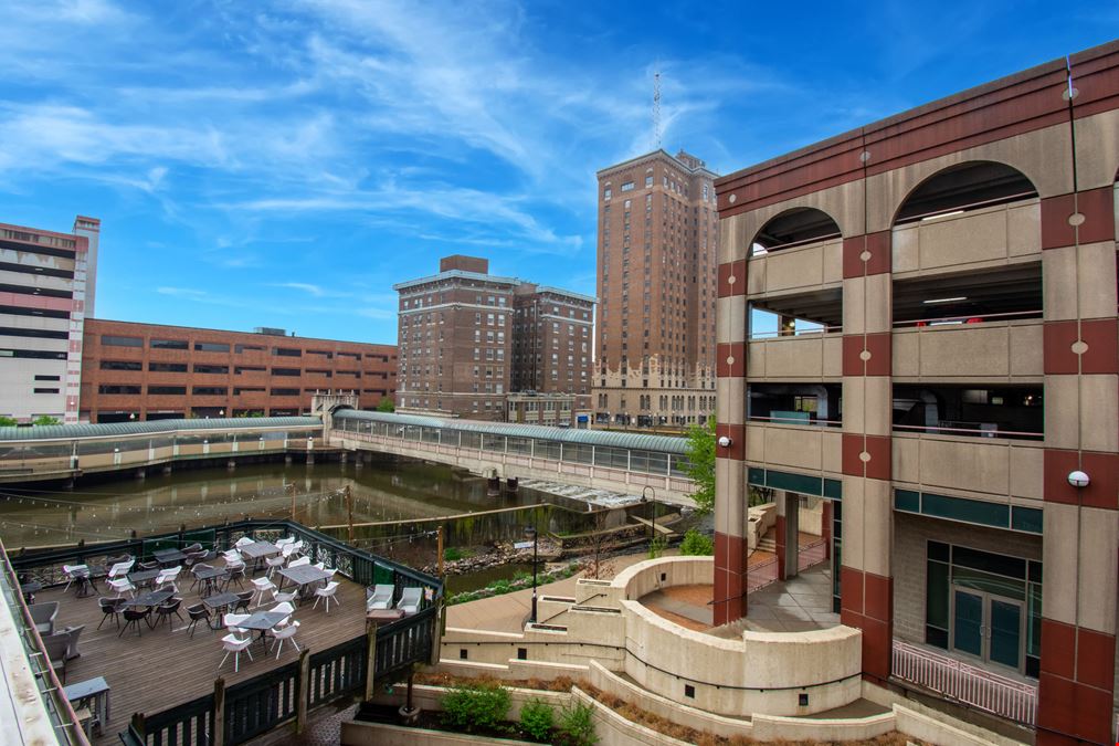 Multi-Tenant Investment Opportunity in Downtown Aurora
