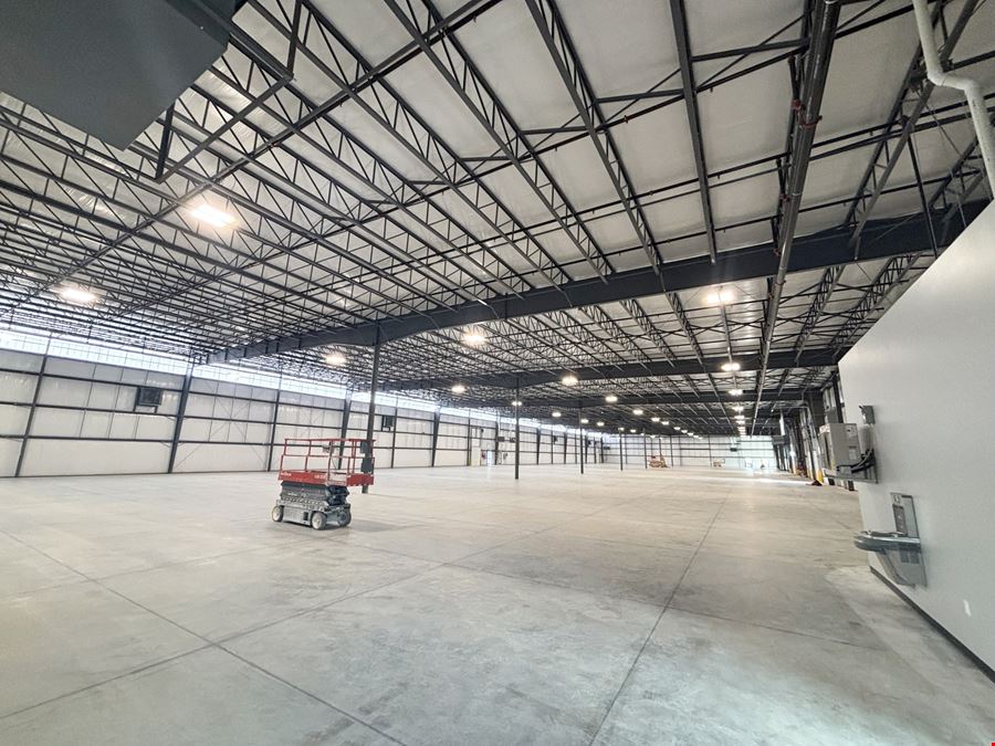 26,060 to 52,120 SF Industrial for Lease