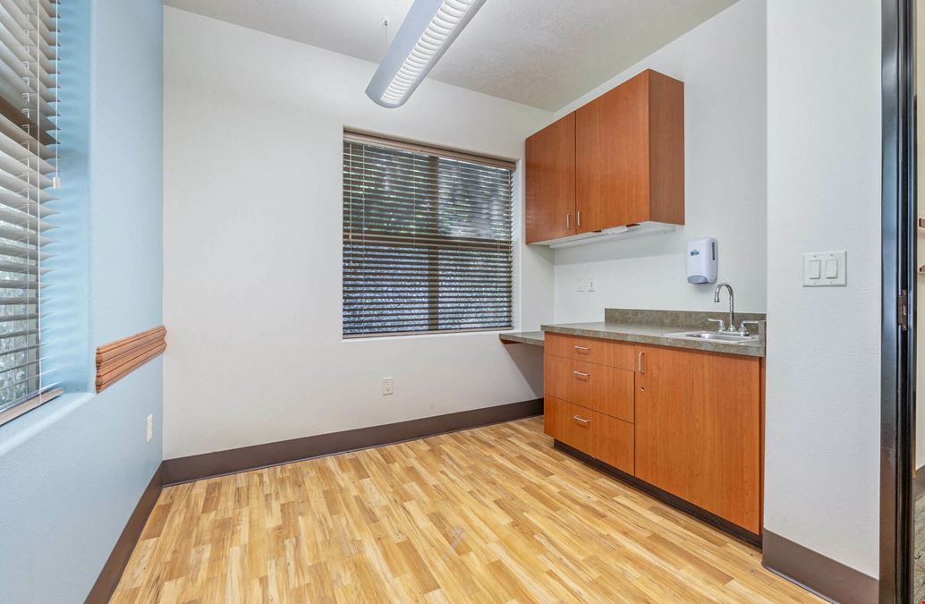 View Pointe Business Park - Suite 100