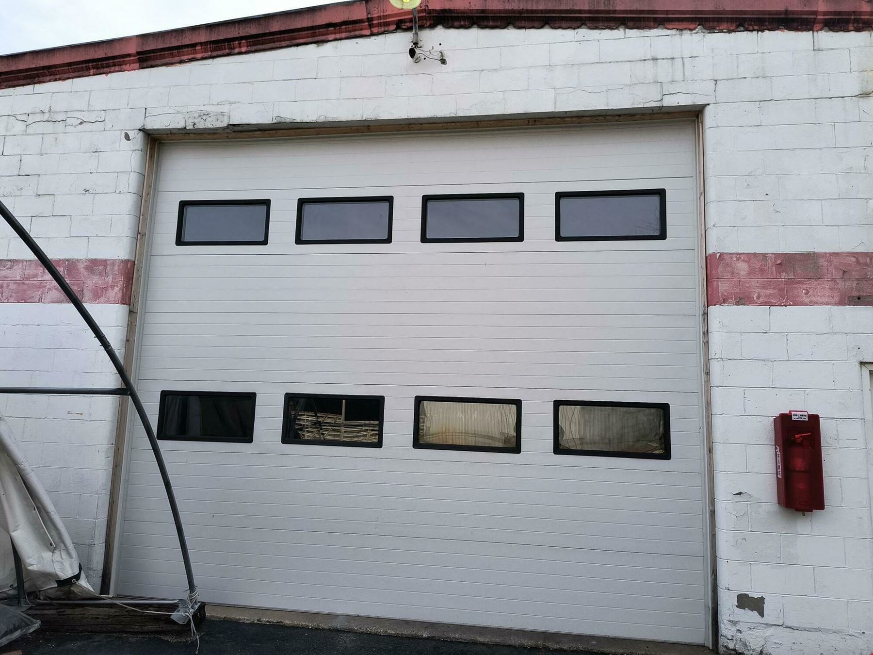 Crown Point Warehouse and Showroom