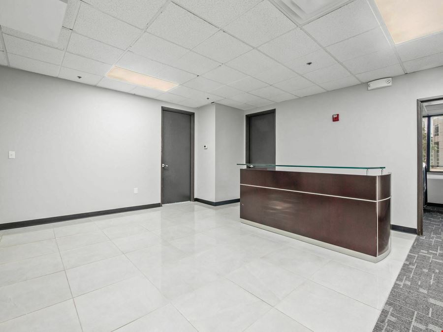 475 Metro Pl S