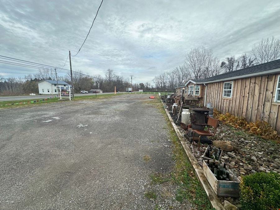 14462 Ridge Rd W - 3,600+/- SF Retail Space
