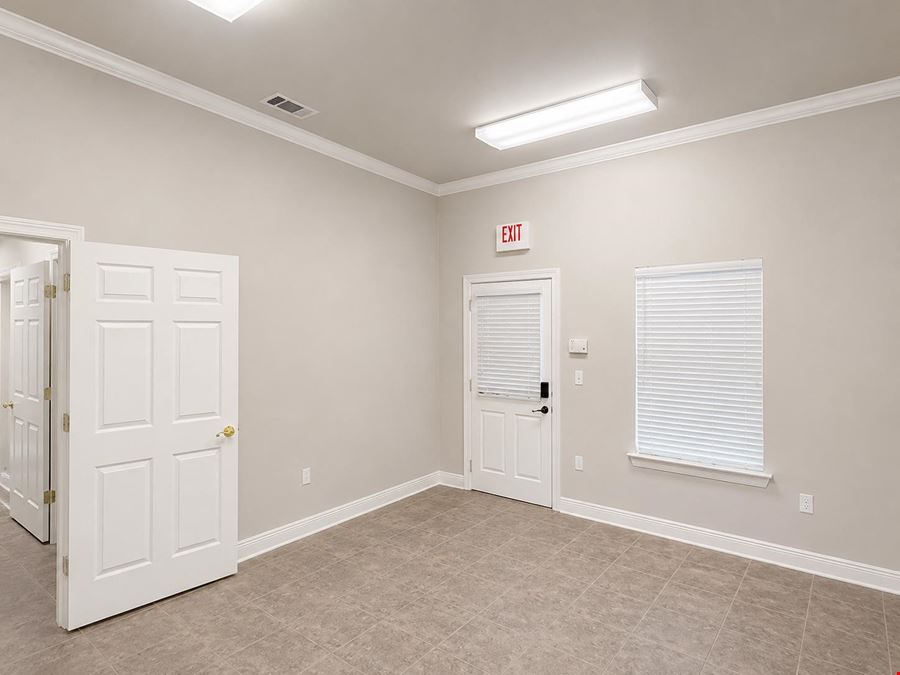 Professional Office Suite Near Airline Hwy & I-12