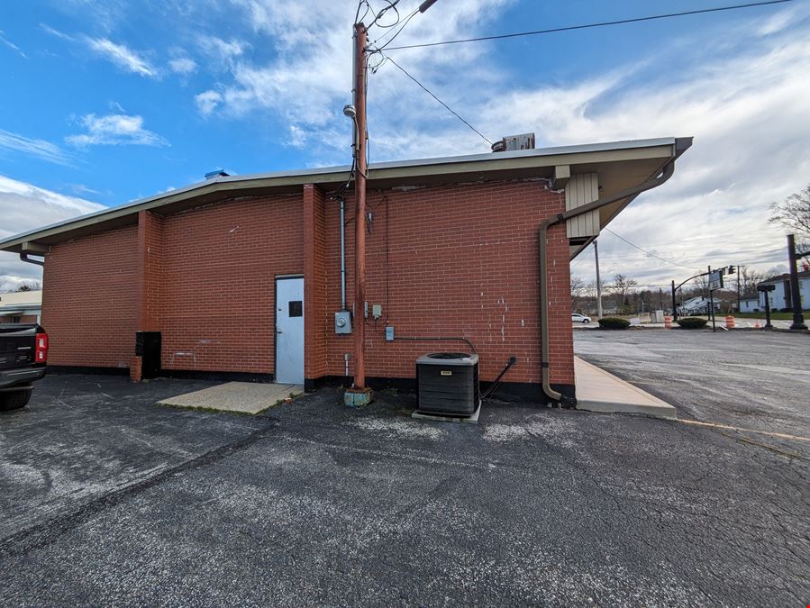 Retail Building on Highly Visible Corner