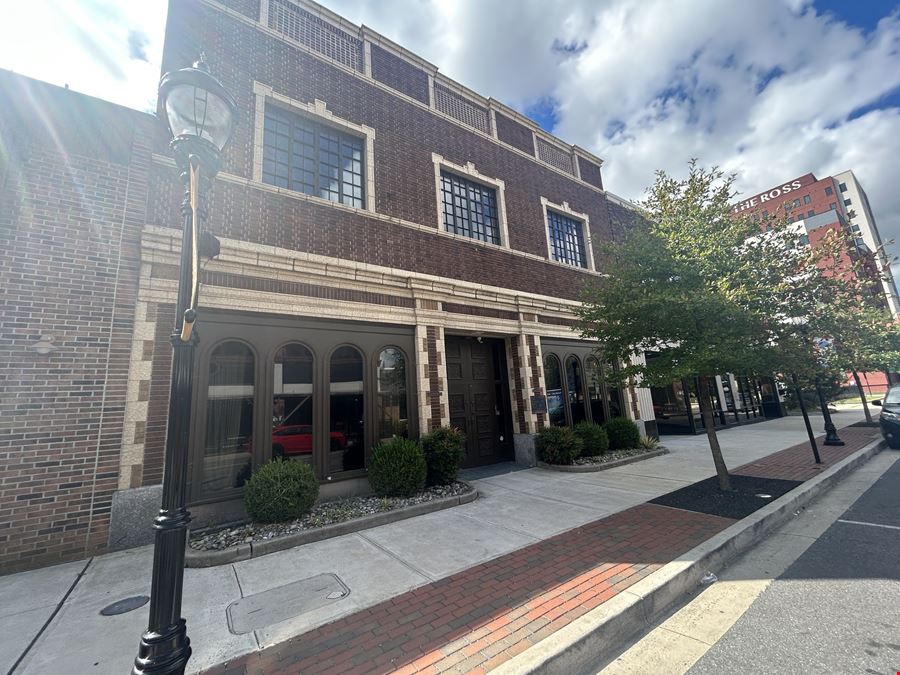 212 E Main St