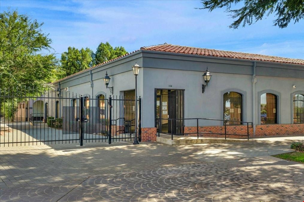 ±1,596 SF Retail Space in Central Tulare, CA