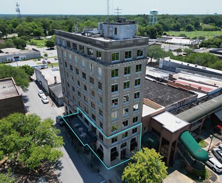 Preview of commercial space at 327 Main St 