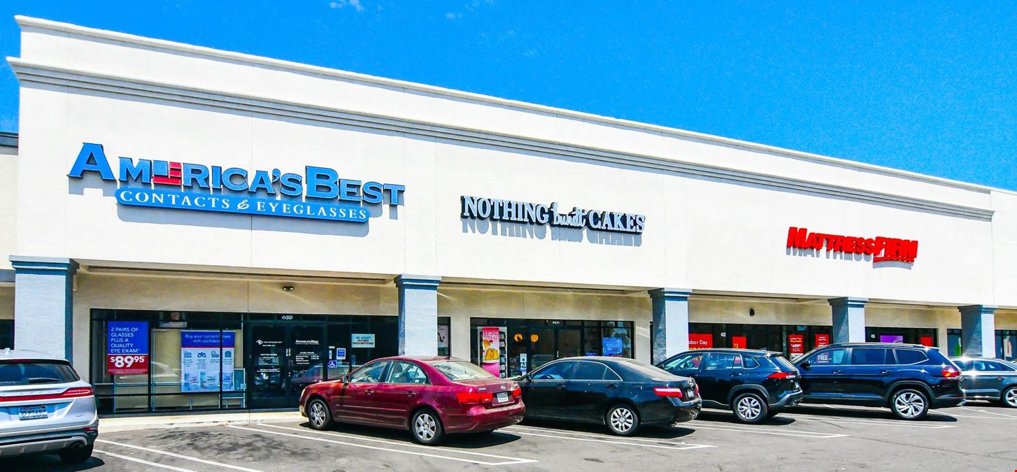 BevMo+FiveGuys Shops @ Lakewood Center