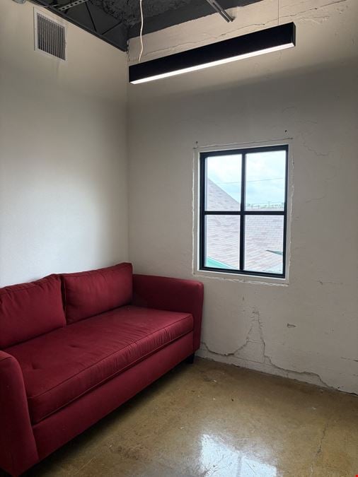 804 S Main St