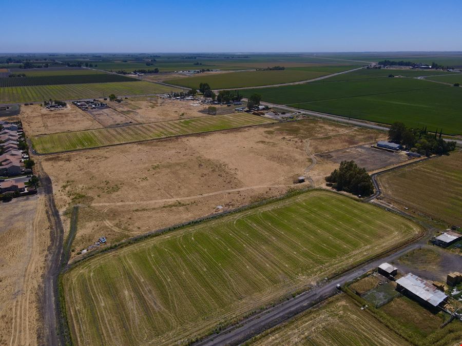 ±16.40 Acres of Vacant Residential Land in Dos Palos, CA