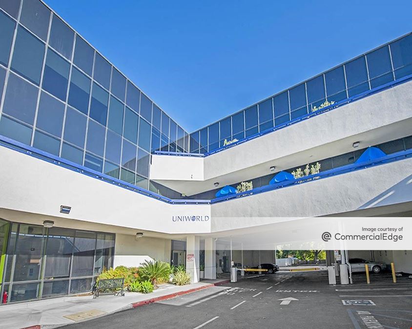 Uniworld Plaza