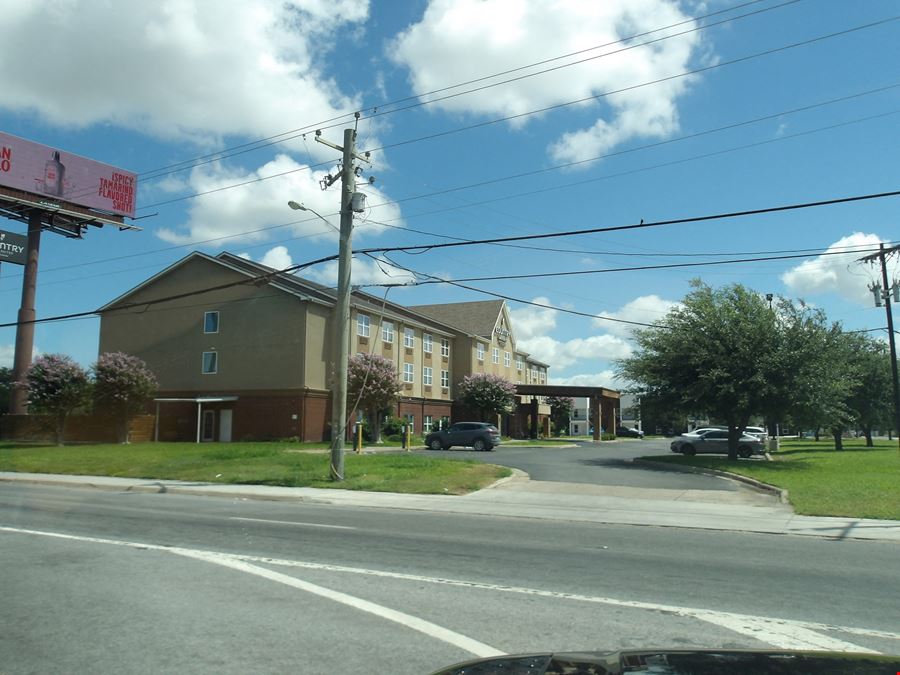 3825 S Expressway 83
