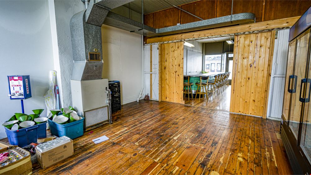 301 E Midland