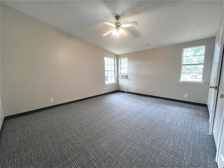 Splendora, TX - Old HWY 59 N - Office Space for Lease