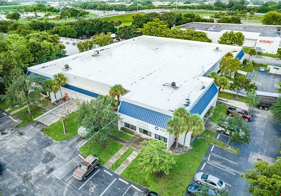 Warehouse with Office in Turnpike Industrial Park