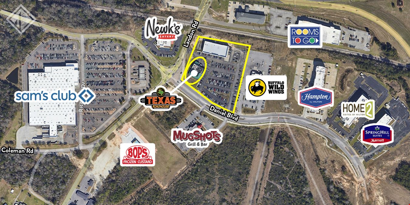 Prime Retail/Restaurant Location! Across from Sam's Club