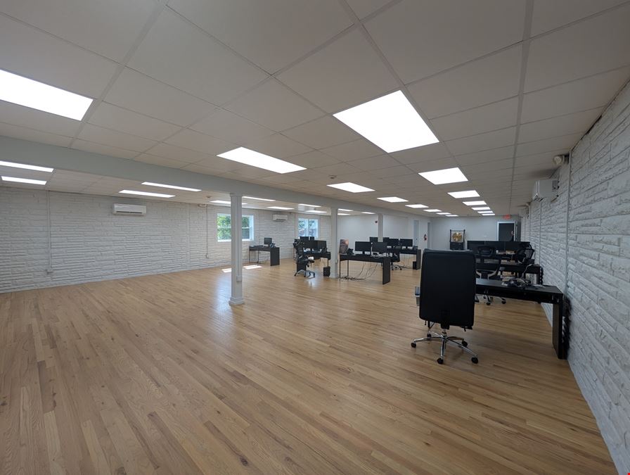 655 Middle Country Rd 2995 sq.ft office space