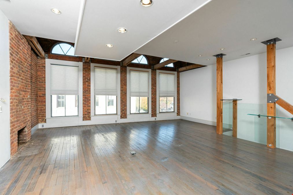 FLEXIBLE MIXED-USE BUILDING IN HISTORIC DOWNTOWN STAUNTON