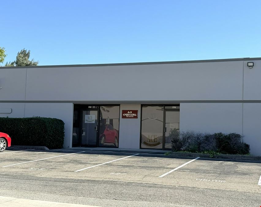 525 & 527 Sinclair Frontage Rd 