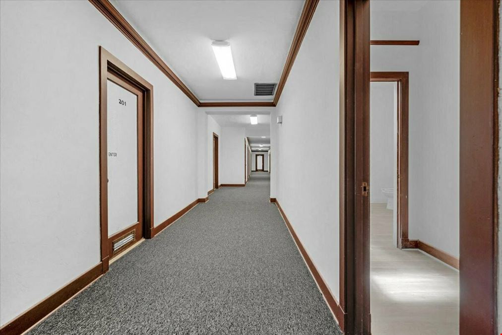 Investment Building in Downtown Hanford, CA