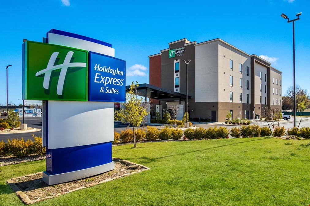 Holiday Inn Express & Suites Tulsa East-Catoosa