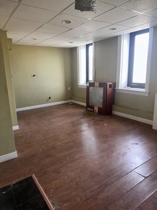 170 - 1,400 SF | 22-04 31st Street | Second Floor Retail Spaces W/ Significant Branding Opportunities & Signage Visibility for Lease