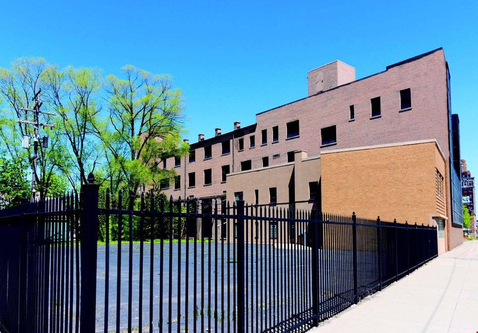 8701-8735 E Jefferson Ave