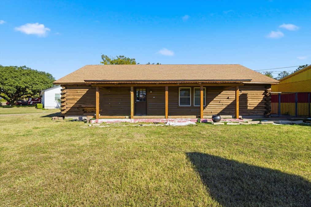 901 N Valley Mills Dr