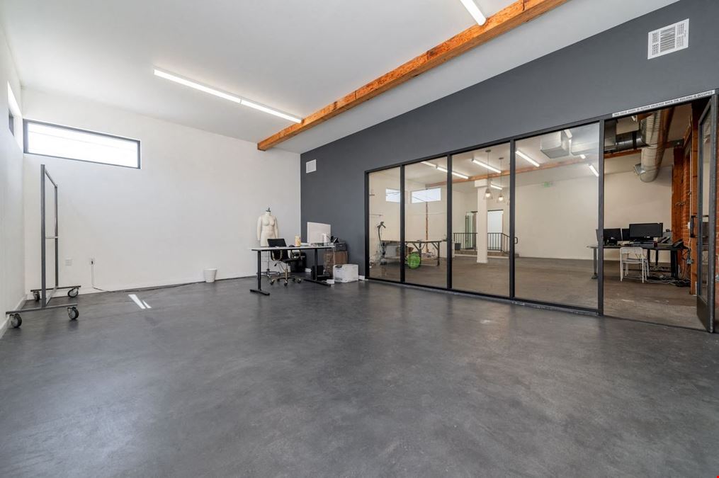2049-2053 E 38th
