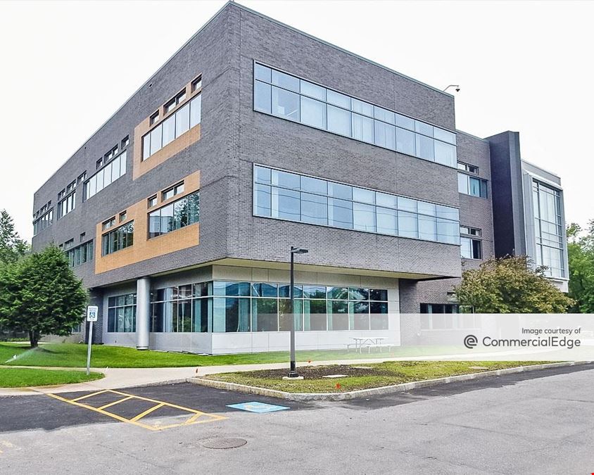 Hobbs Brook Office Park - 610 Lincoln Street North