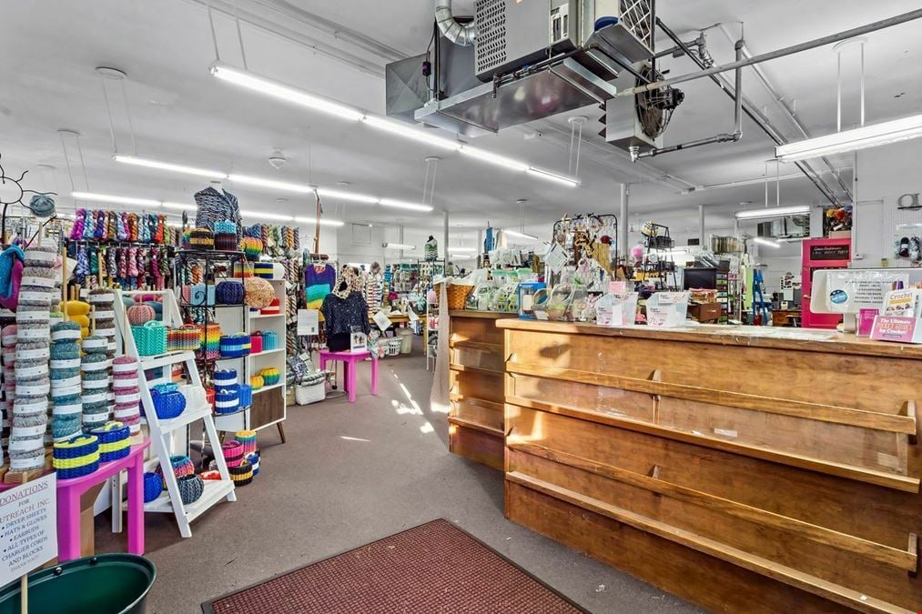 Rare 10% Cap Rate Retail Opportunity in Fountain Square