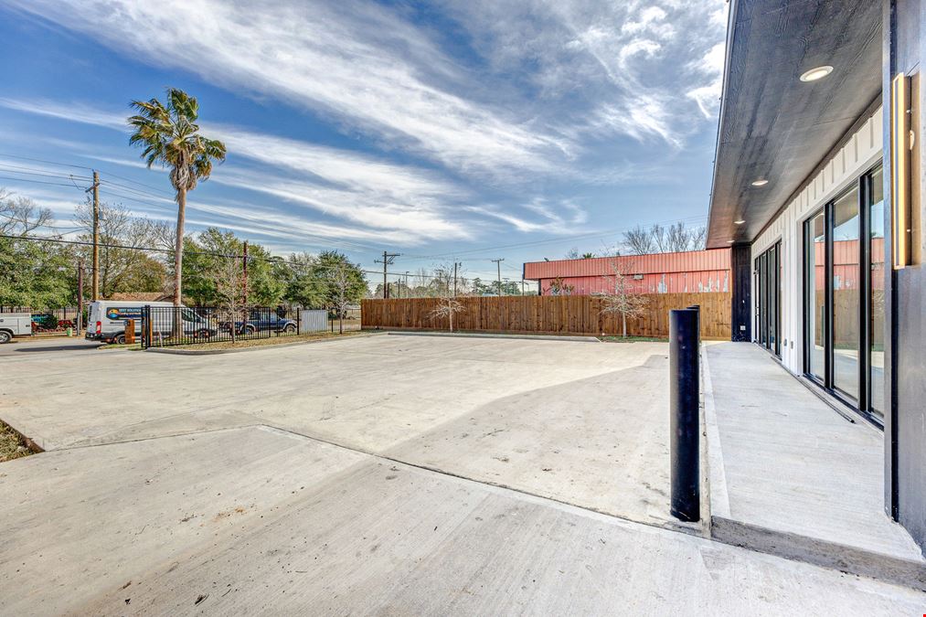 704 S 1st St