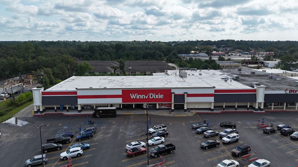 Two Retail Spaces in Winn Dixie Anchored Shopping Center