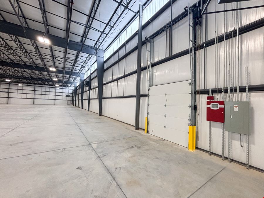 26,060 to 52,120 SF Industrial for Lease