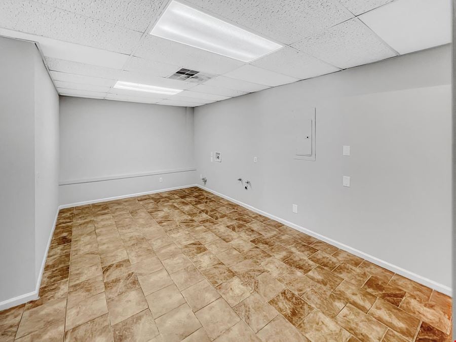 Northview Plaza Suite 13