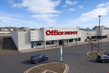 Preview of Retail space for Sale at 2020 Adams St