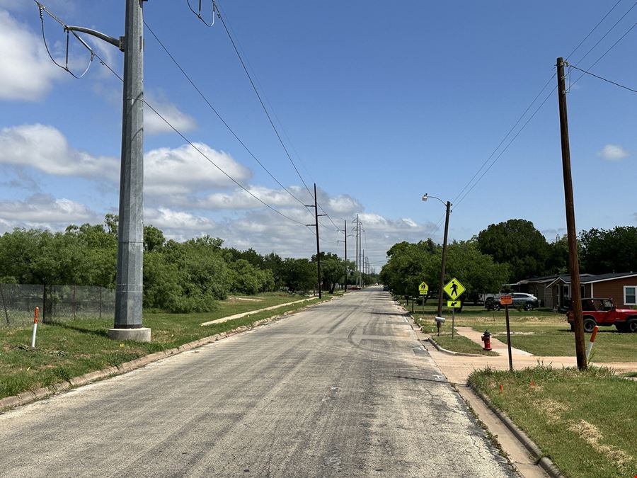 450 East Highway 80
