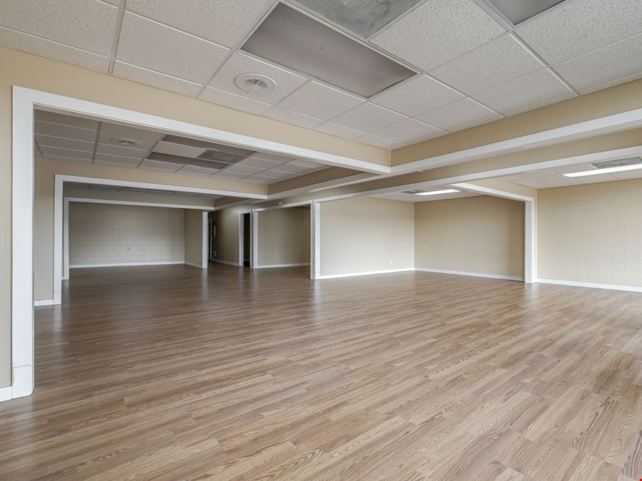 6,280 SF Retail/Showroom