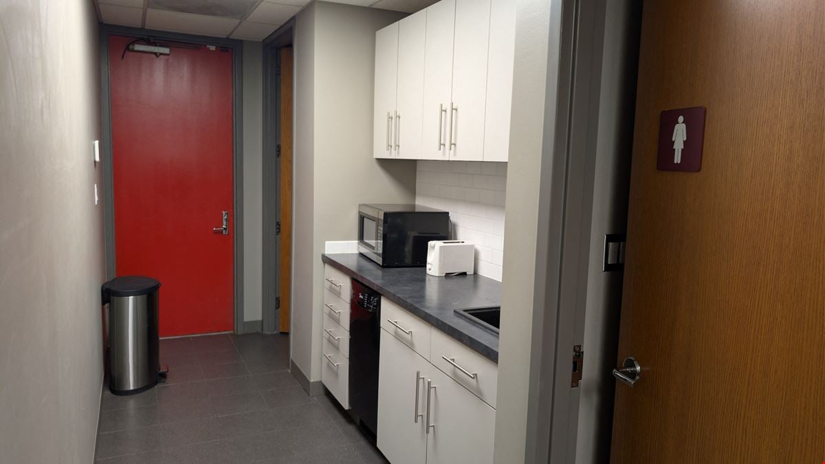 HYDE PARK SMALL OFFICE SUITE
