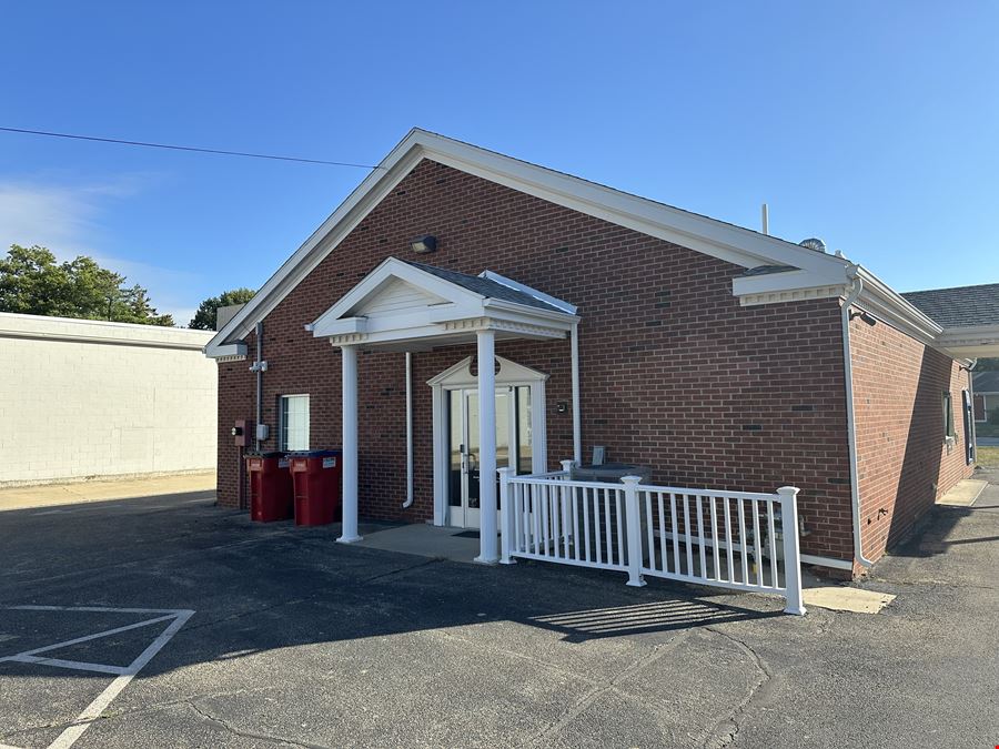Freestanding Former Bank / Office & Retail