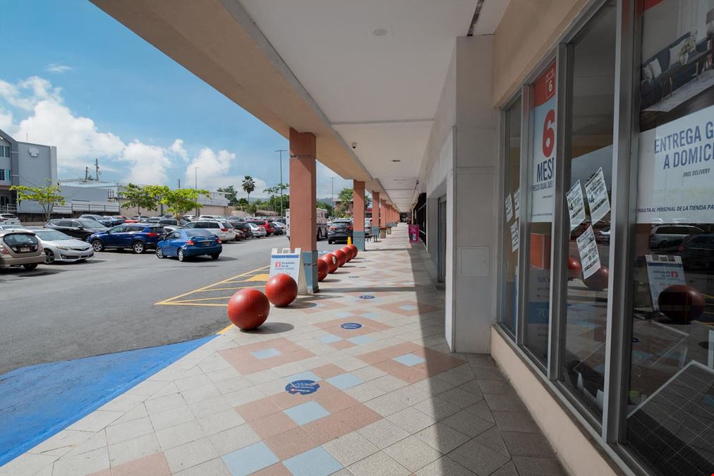 COROZAL PLAZA SHOPPING CENTER