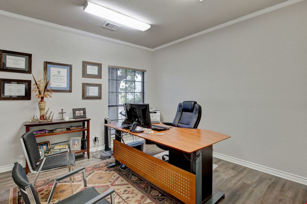 1721-1725 E Southlake Blvd