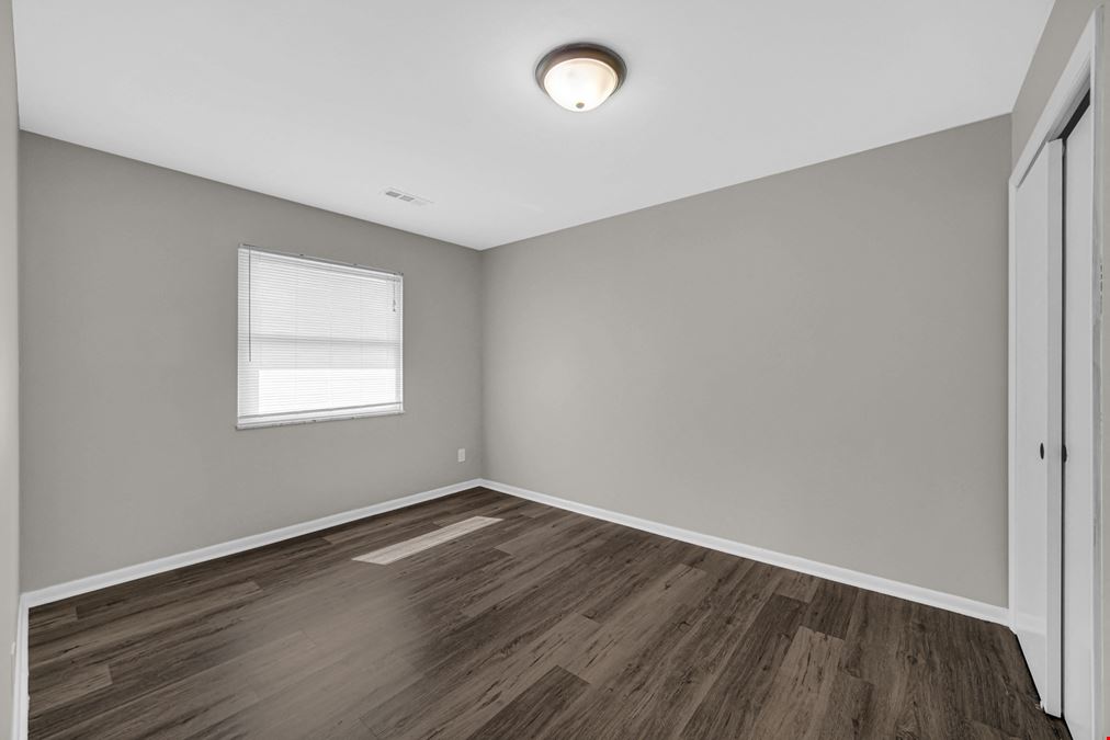 1623 Portage