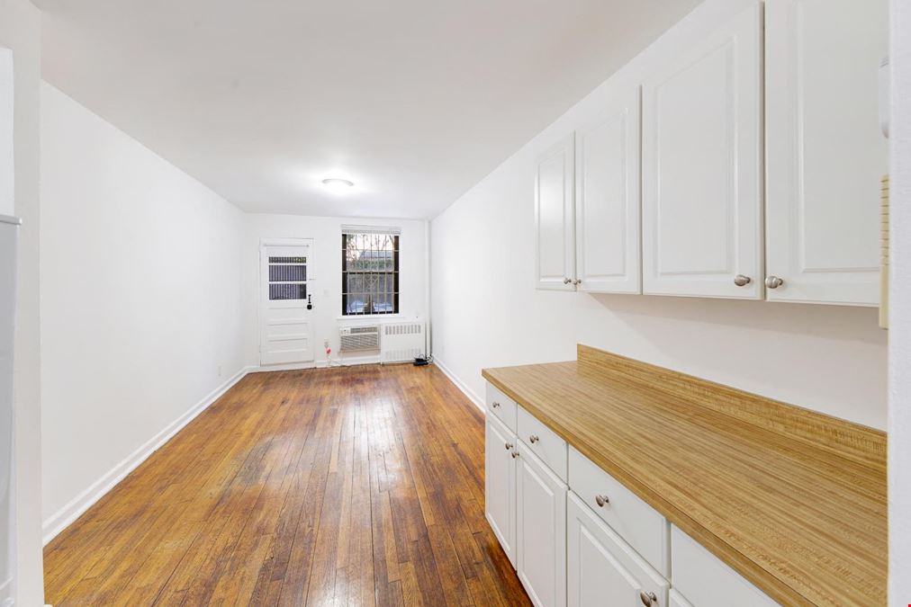 317-319 West 22nd Street