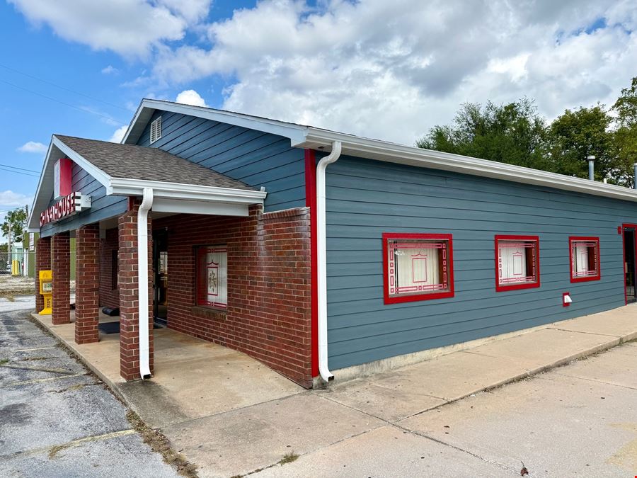 +/- 5,400 SF 2nd Generation Freestanding Restaurant