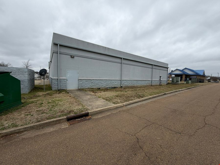Single Tenant Retail Investment - Snipes Shoe Store - Batesville, MS