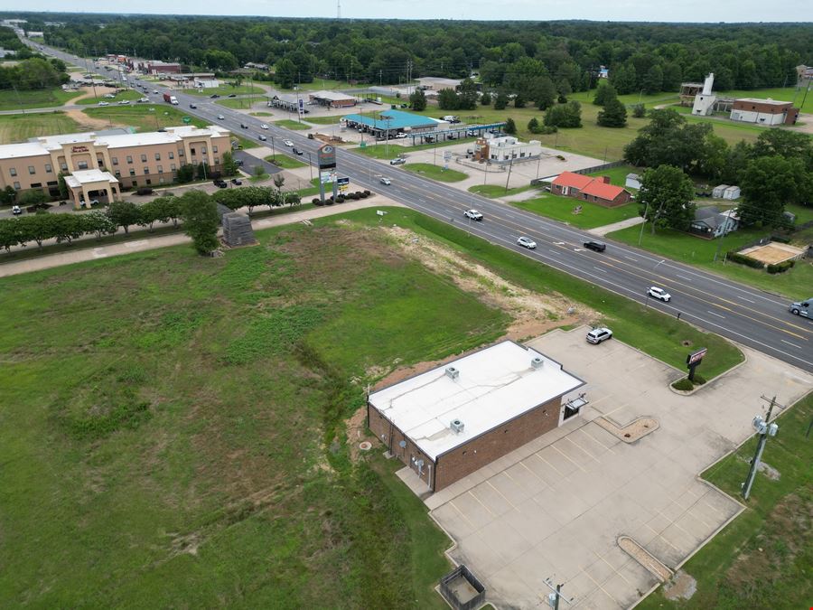 3,600 SF Retail/Medical Building for Sublease | West Point, MS