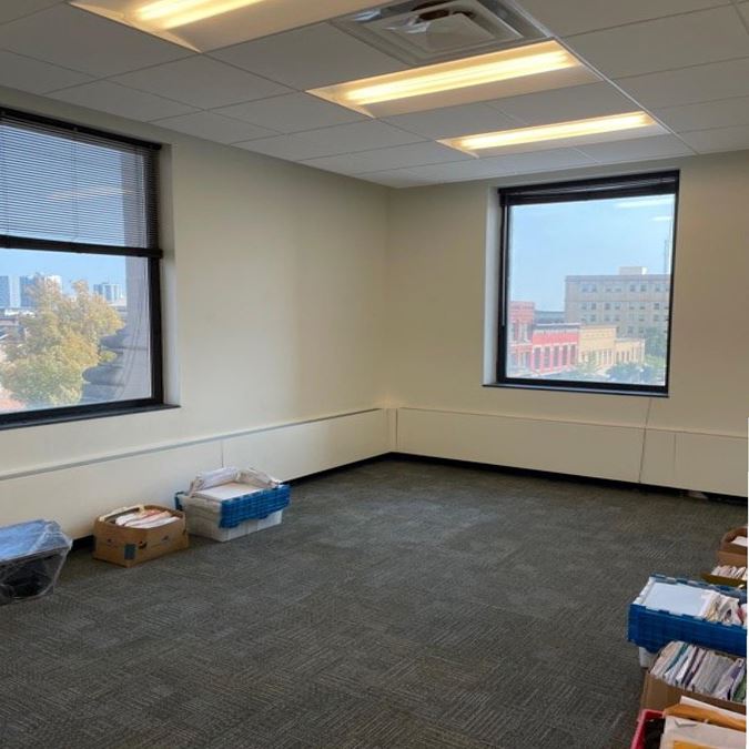 30 E Main St